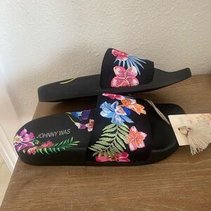 NWT- Johnny Was Aruba Pool Slides